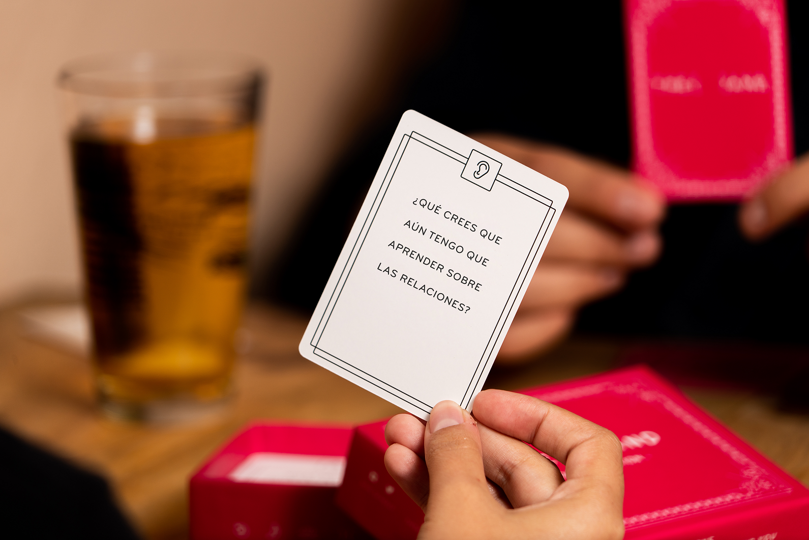 <p>La noche se acaba de prender</p>